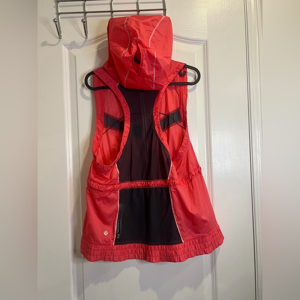Lululemon Athletica Vibrant Red Vest with Black Details - Picture 4 of 7